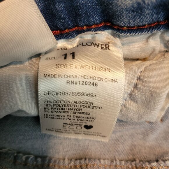 Wallflower Denim Shorts Size 11 Irresistible High Rise Cuffed Medium Light Wash - Picture 3 of 8